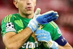 昔日红魔宠儿现今在曼联挺难混，拉什福德也艰难